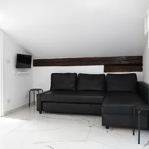 Saragozza Apartment