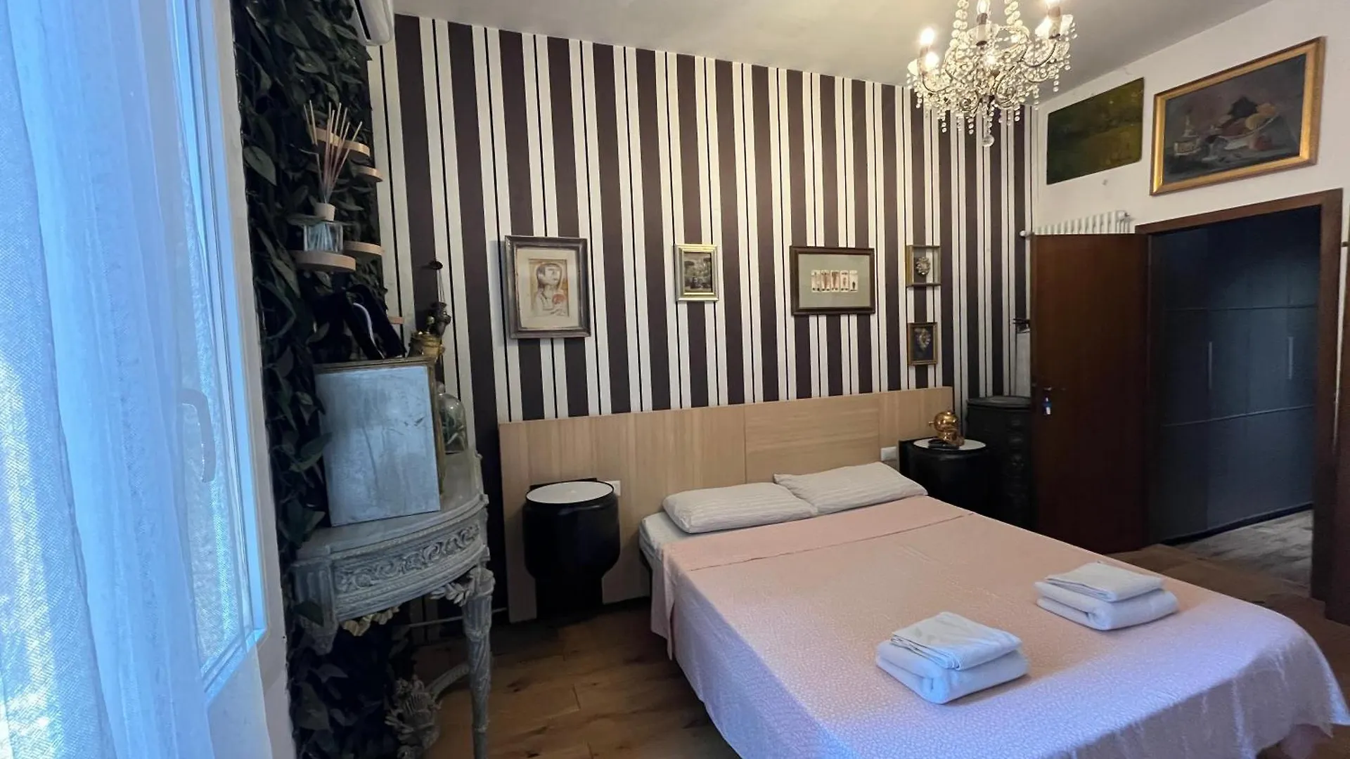 Giraffe Art Ducati Blq Apartment Bologna Italy