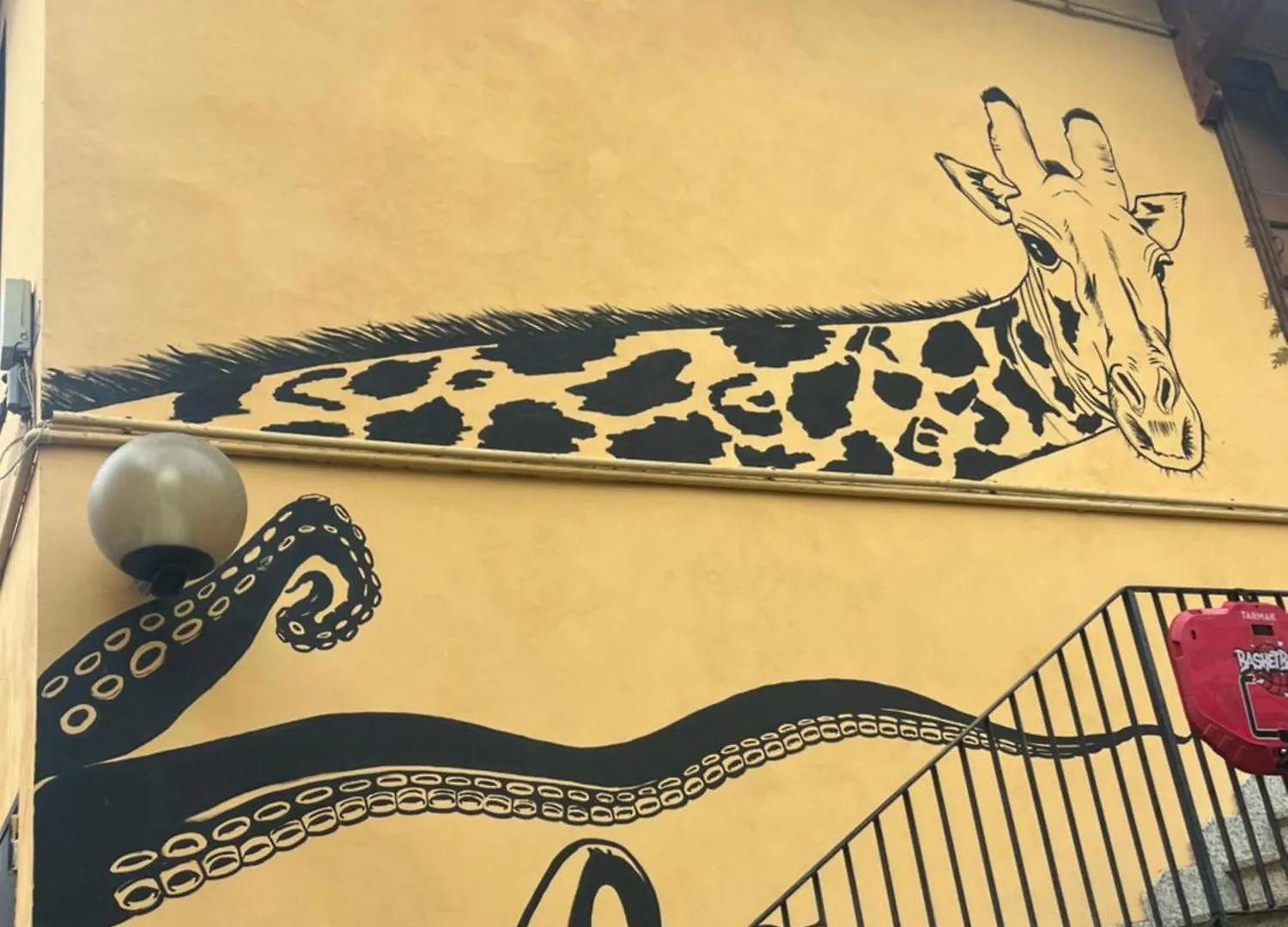 Giraffe Art Ducati Blq Apartment Bologna Italy