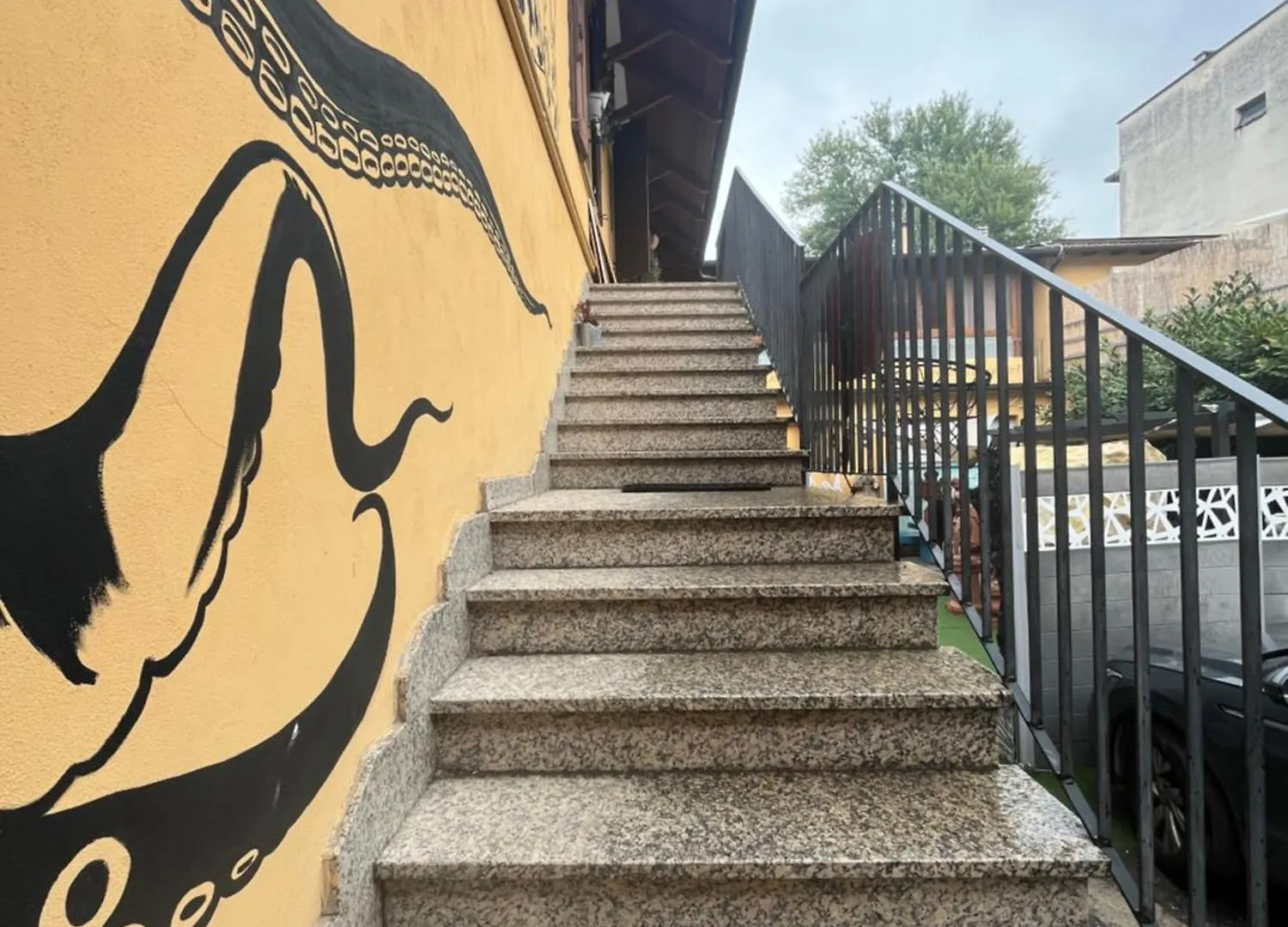 Giraffe Art Ducati Blq Apartment Bologna