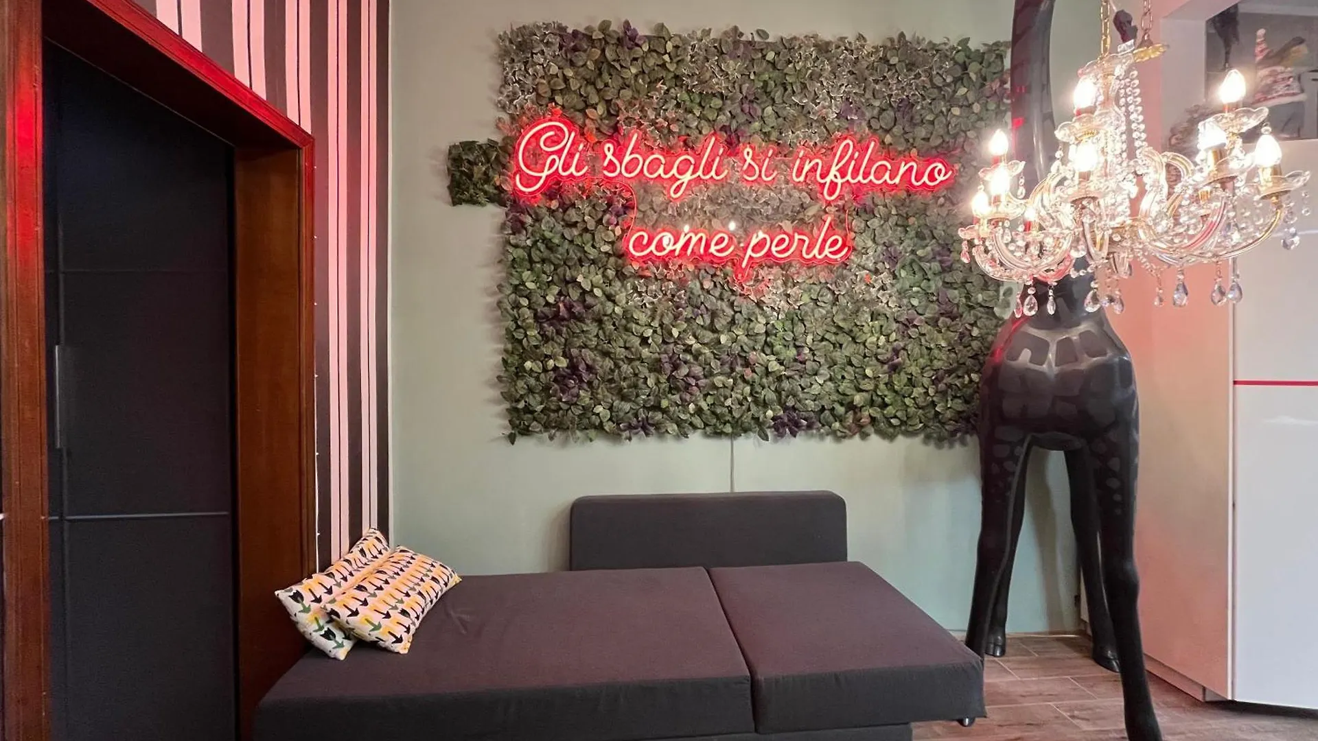Giraffe Art Ducati Blq Apartment Bologna Italy