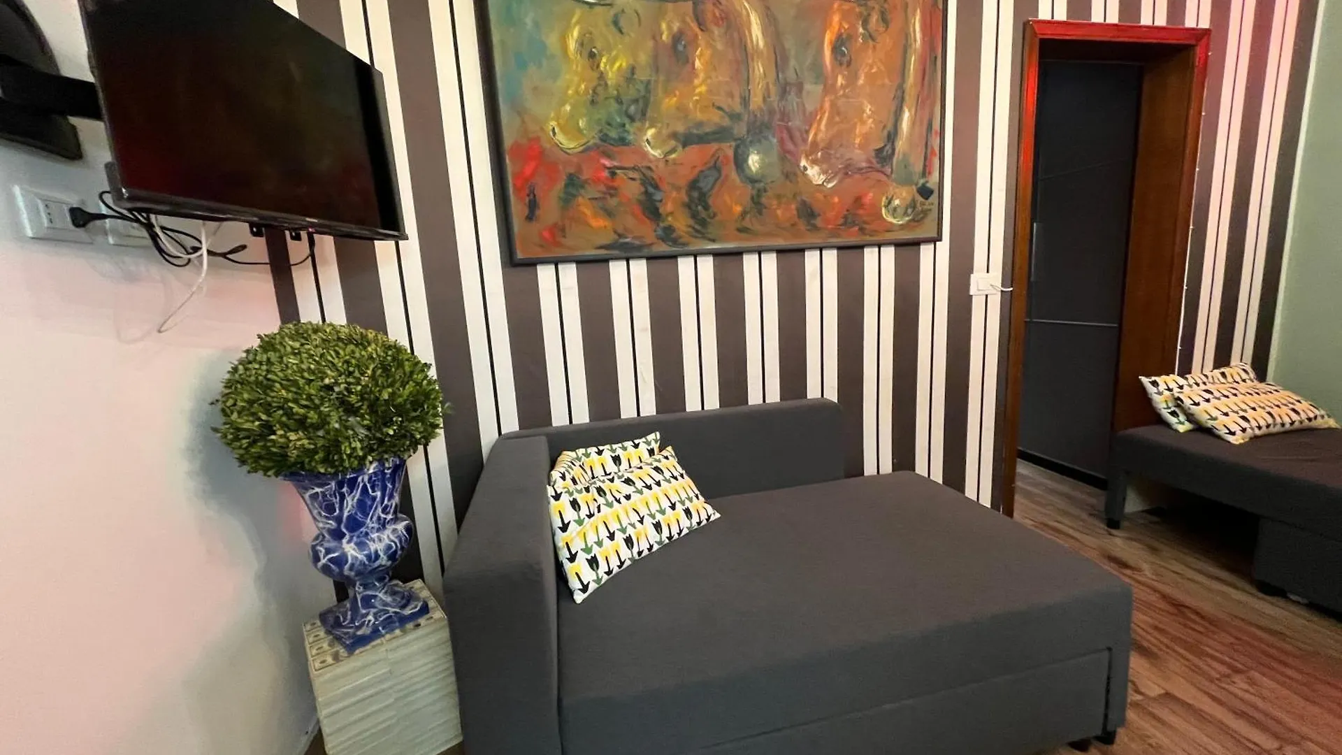 Giraffe Art Ducati Blq Apartment Bologna 0*,  Italy