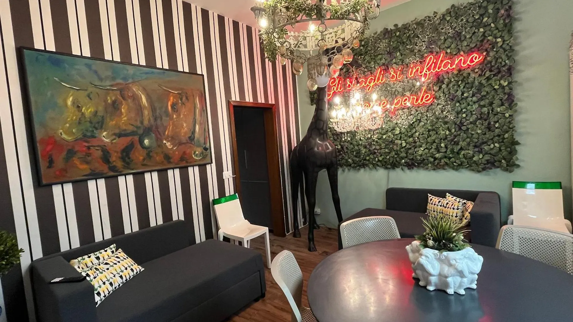 Giraffe Art Ducati Blq Apartment Bologna
